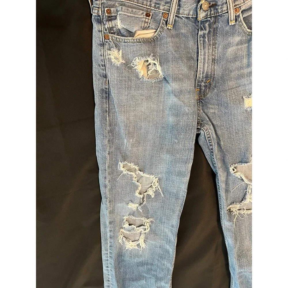 Levis Distressed Light Wash Straight Leg Jeans Raw Hem 100% Cotton 32x31